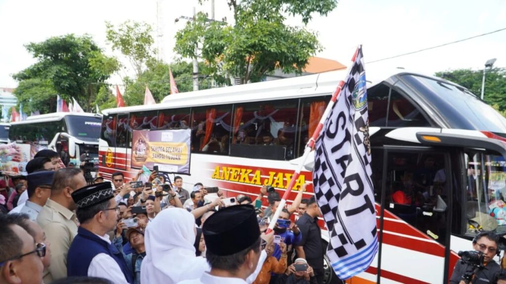 Gubernur Jatim Berangkatkan 4.000 Pemudik, Total 9.230 Orang Ikuti Program Mudik Gratis 2026