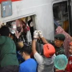 TNI AD Terjunkan 156 Prajurit, Bantu Evakuasi Korban Tabrakan KA di Bekasi Timur