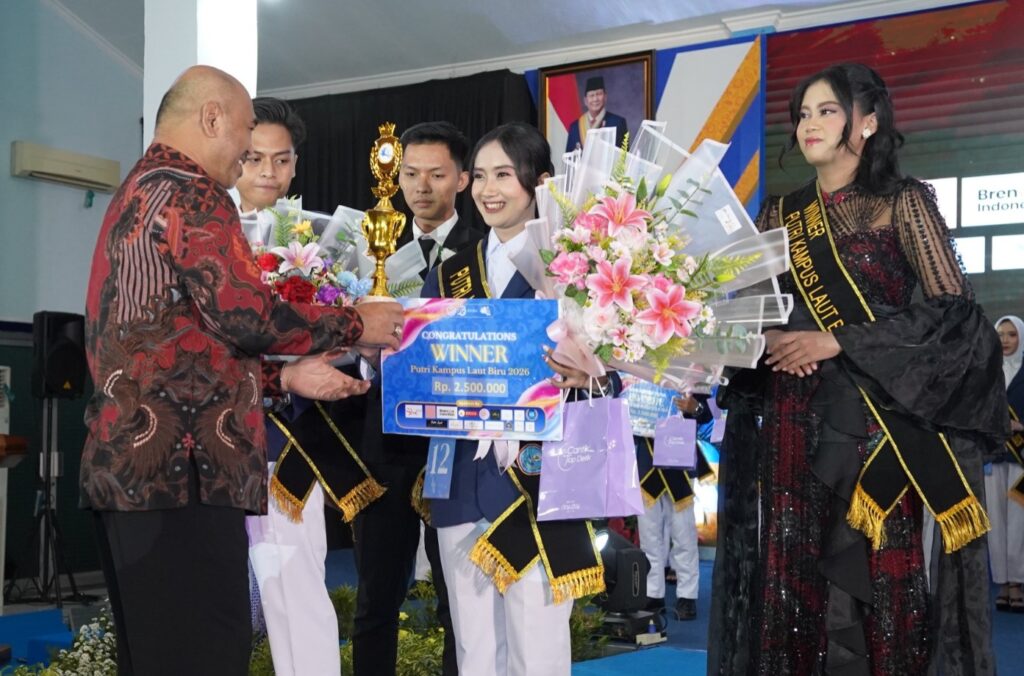 Universitas Hang Tuah Lahirkan Generasi Unggul, Zain dan Novelia Sabet Gelar Putra Putri Kampus Laut Biru 2026