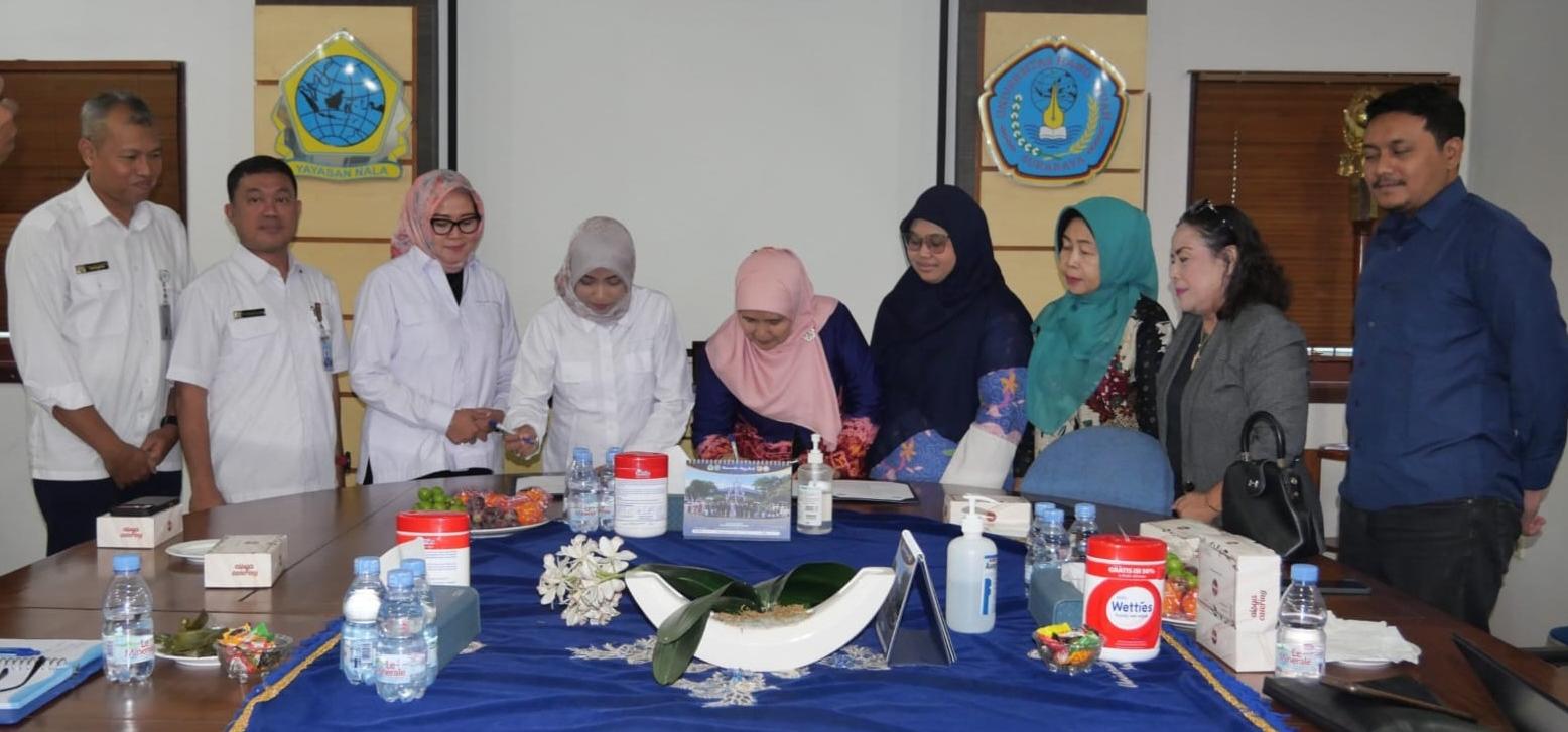 UHT dan Unitomo Perkuat Ekosistem Kekayaan Intelektual Melalui Penandatanganan PKS dan Focus Group Discussion