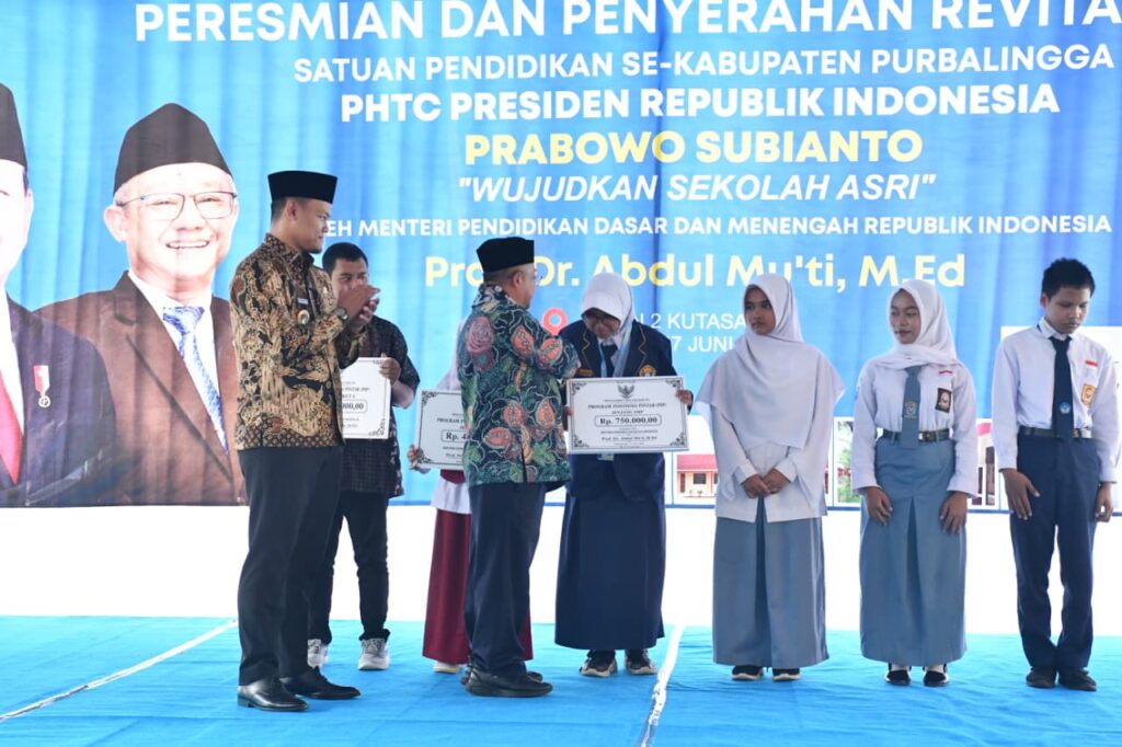 PIP Bukan Sekadar Bantuan Pendidikan, Jadi Penyemangat Siswa Raih Prestasi