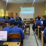 Polres Jombang Sosialisasikan Pemanfaatan AI Secara Bijak kepada Pelajar SMA PGRI 1 Jombang