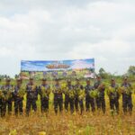 Komandan Kodaeral XI Panen Raya Kedelai, Tegaskan Komitmen TNI AL Dukung Ketahanan Pangan di Papua Selatan
